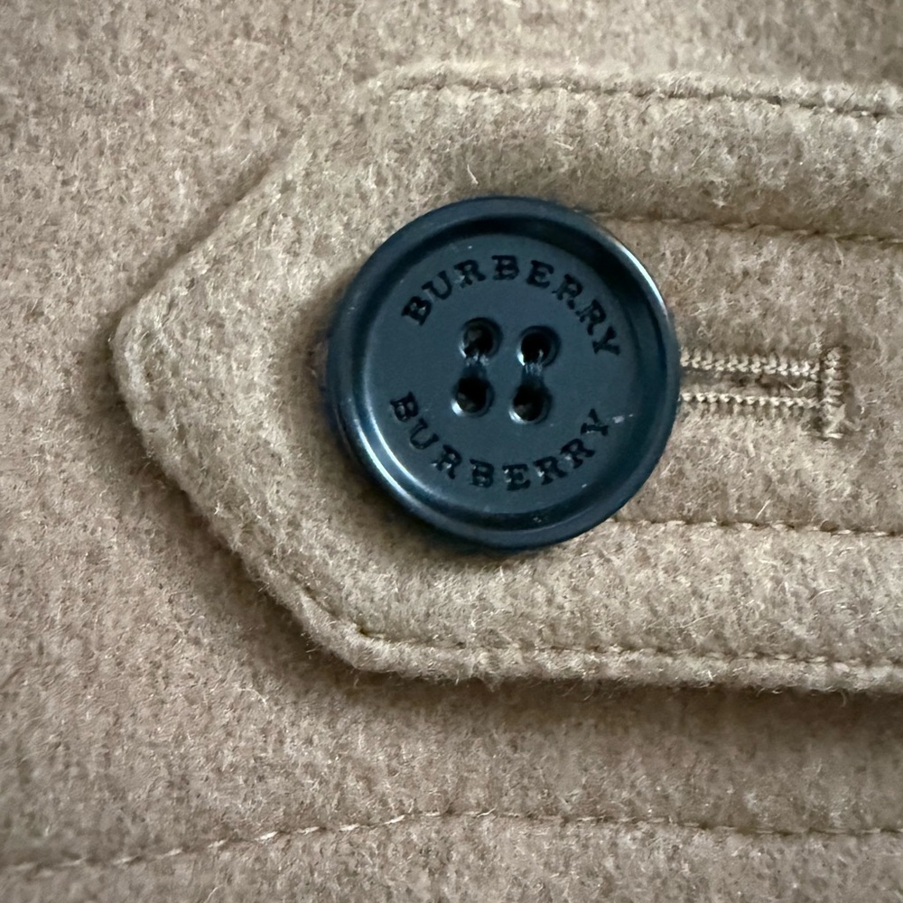 Burberry duffle coat in a beige or camel colorway with a heart-pattern EUC - Picture 8 of 13